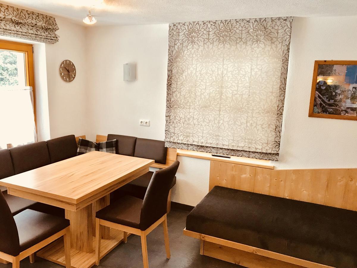 Haus Steissbach Apartment Sankt Anton am Arlberg Bagian luar foto