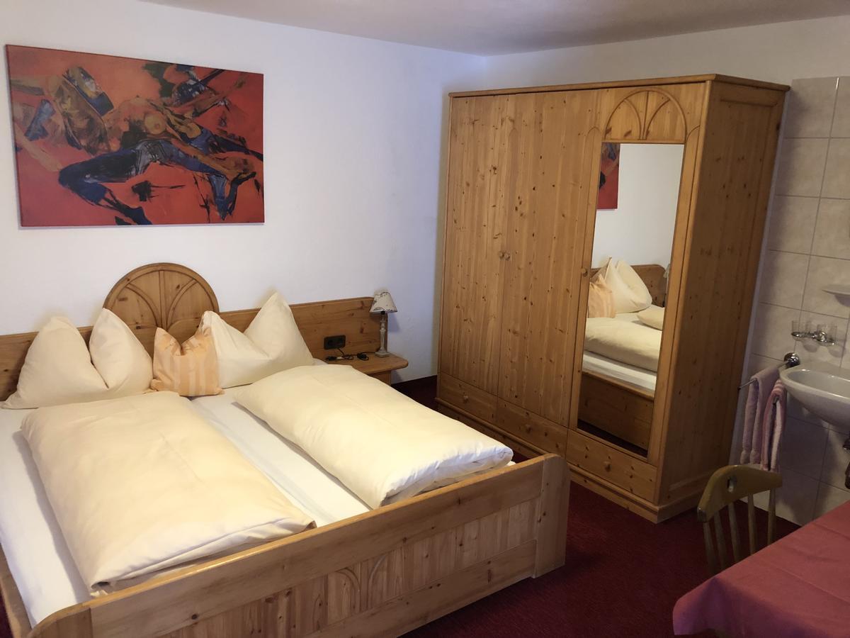 Haus Steissbach Apartment Sankt Anton am Arlberg Bagian luar foto