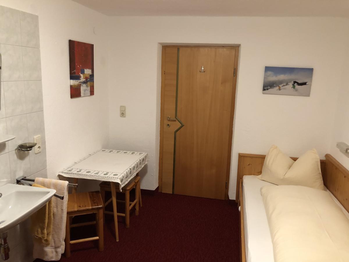 Haus Steissbach Apartment Sankt Anton am Arlberg Bagian luar foto